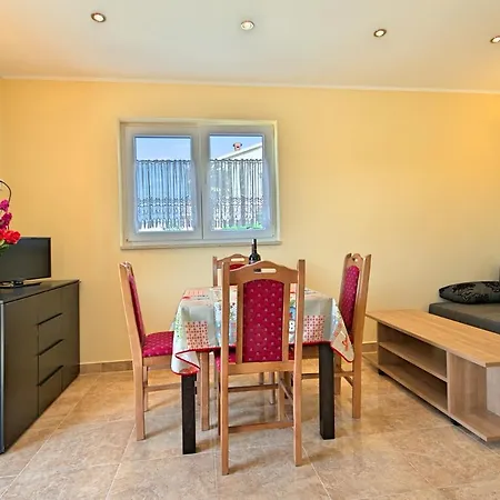 Apartman Matija 2 *