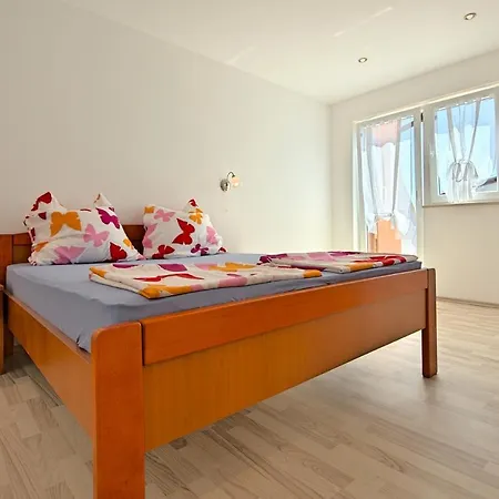 Apartman Matija 2 *