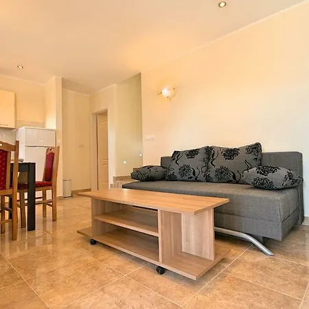 Apartman Matija 2 *